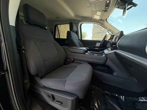 Used 2025 Ford Expedition Active AWD/4WD image 20