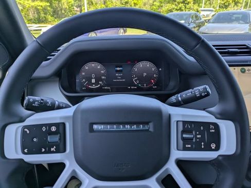Used 2026 Land Rover Defender 110 X-Dynamic SE AWD/4WD image 15