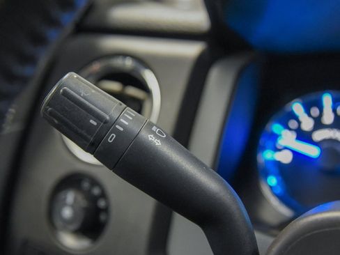 Used 2013 Ford F150 XLT w/ Mid Equipment Group image 18