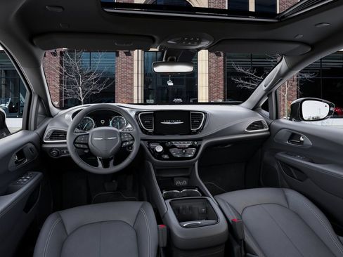 New 2025 Chrysler Pacifica Limited image 14