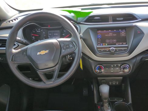Used 2021 Chevrolet TrailBlazer LS FWD image 25