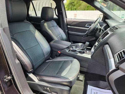 Used 2019 Ford Explorer Sport w/ Equipment Group 401A AWD/4WD image 30