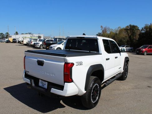 Used 2024 Toyota Tacoma TRD Off-Road image 8
