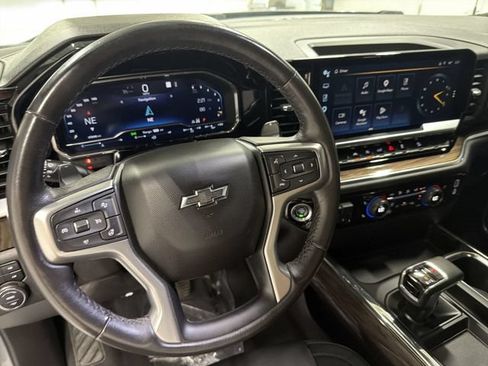 Used 2023 Chevrolet Silverado 1500 RST w/ Z71 Off-Road Package AWD/4WD image 17
