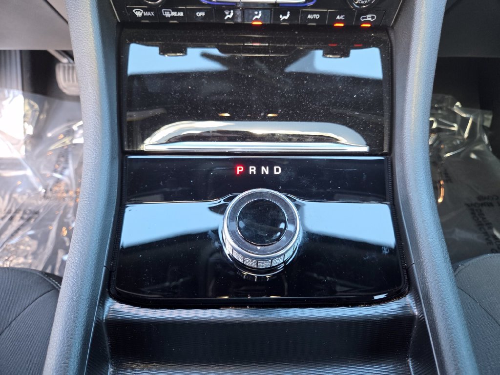 Used 2025 Jeep Grand Cherokee Laredo RWD image 31