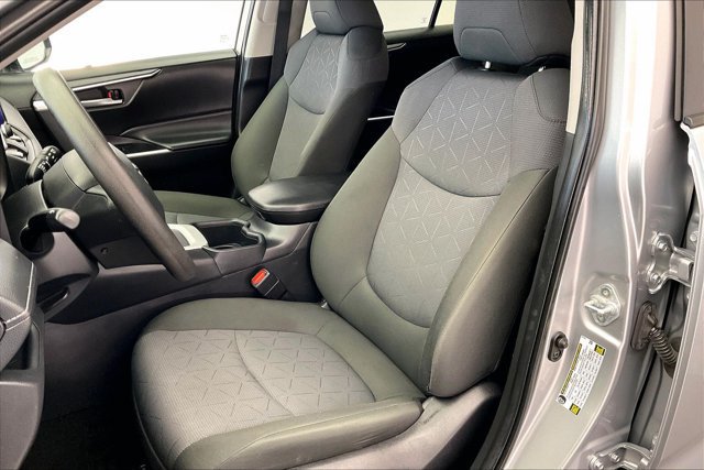 Used 2025 Toyota RAV4 XLE AWD/4WD image 18