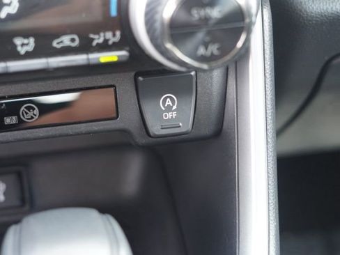 Used 2020 Toyota RAV4 XLE w/ Convenience Package FWD image 30