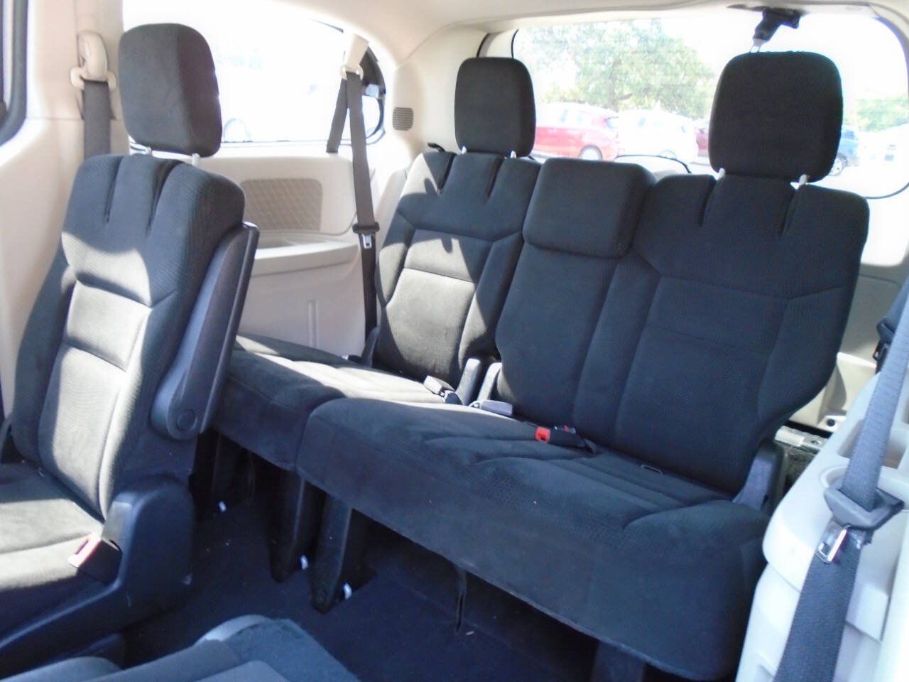 Used 2015 Dodge Grand Caravan SE w/ Quick Order Package 29E SE FWD image 10