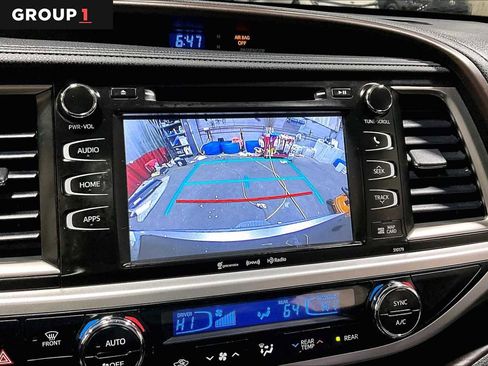 Used 2018 Toyota Highlander XLE image 27