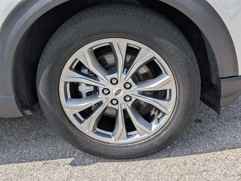 Used 2022 Ford Explorer Limited w/ Equipment Group 301A RWD image 9