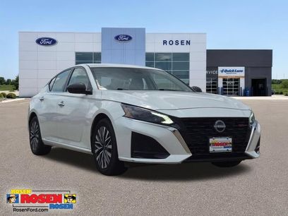 Used 2024 Nissan Altima 2.5 SV