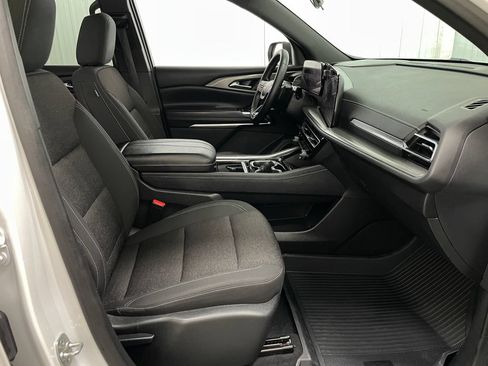Certified 2024 Chevrolet Traverse LT FWD image 37