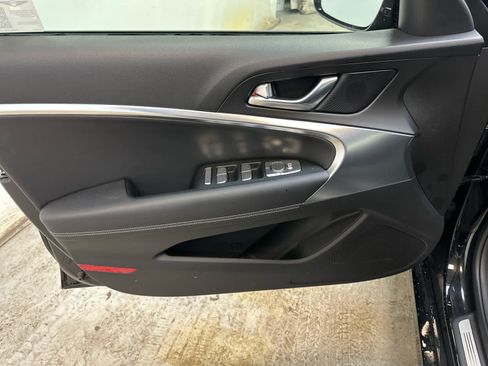 New 2025 Genesis G70 2.5T image 10