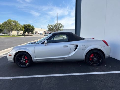 Used 2003 Toyota MR2 image 8