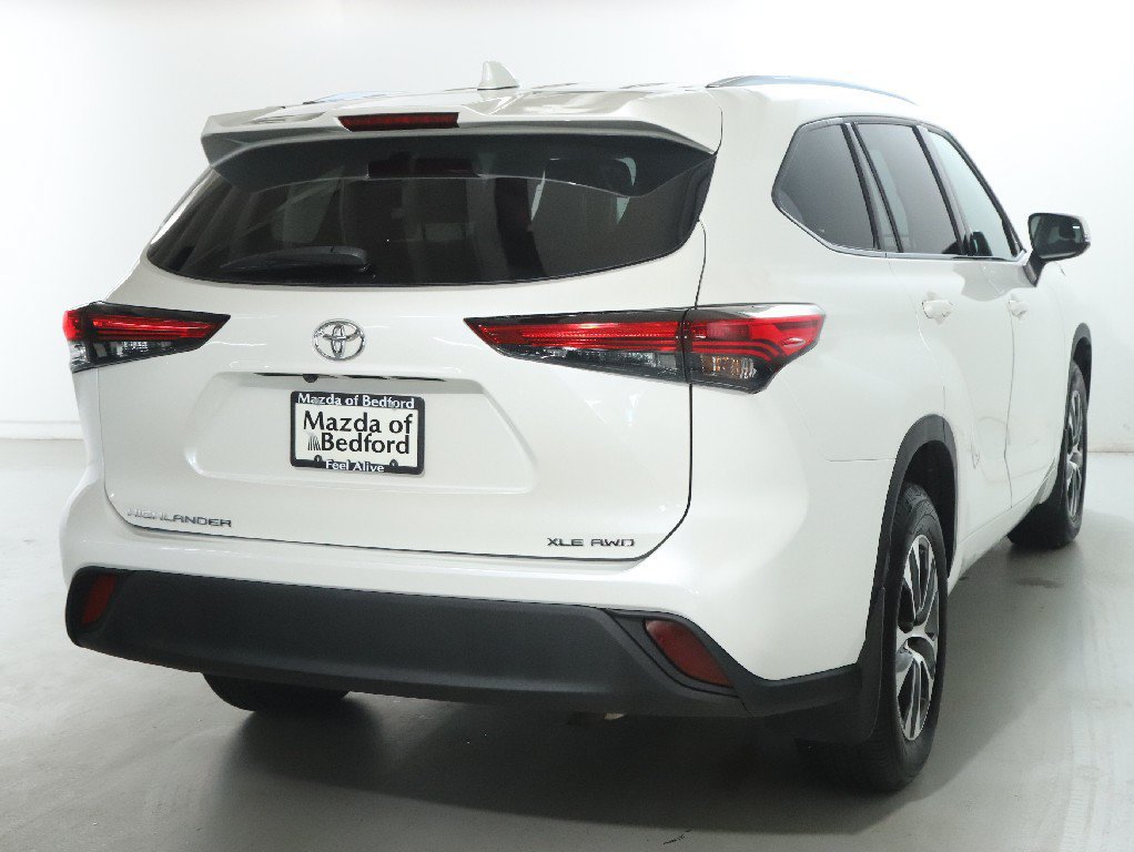Used 2021 Toyota Highlander XLE AWD/4WD image 49