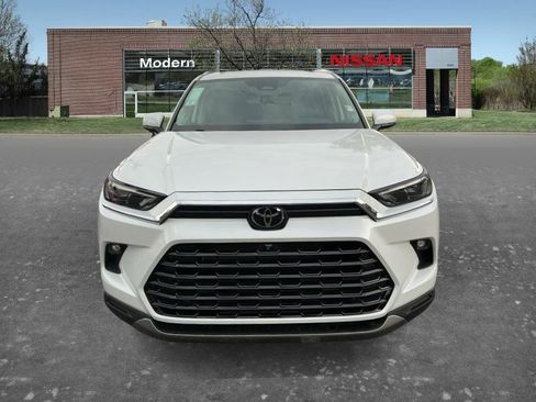 Used 2024 Toyota Grand Highlander AWD image 6