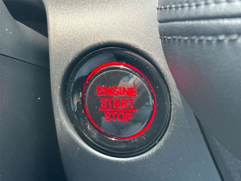 Certified 2025 Honda HR-V LX image 32