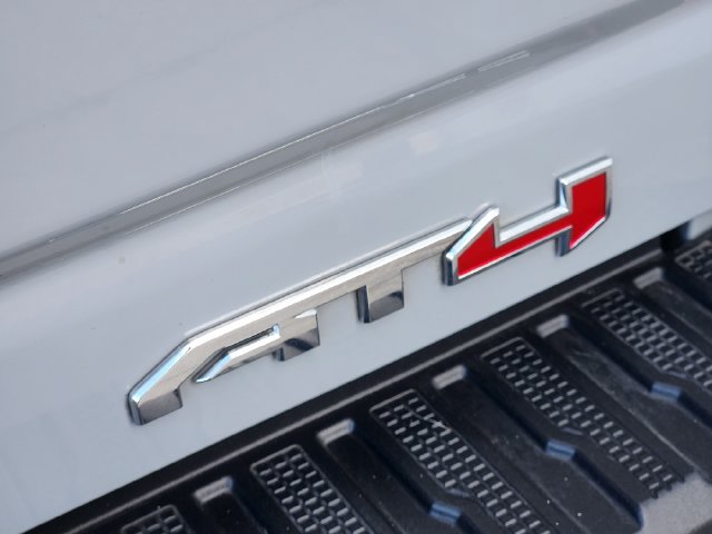 Used 2024 GMC Sierra 2500 AT4 w/ AT4 Preferred Package AWD/4WD image 10