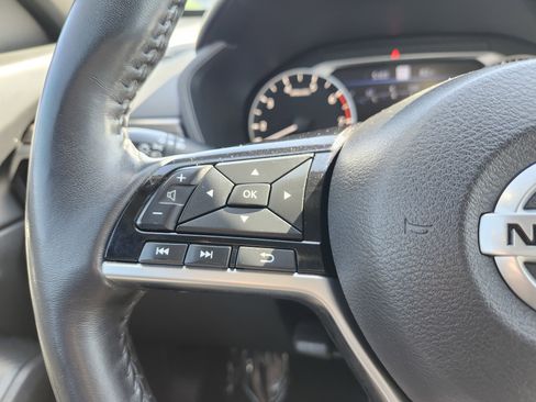 Used 2019 Nissan Altima 2.0 Platinum FWD image 37