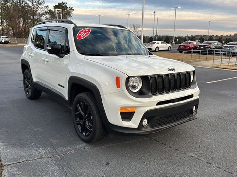 Used 2023 Jeep Renegade Altitude image 6