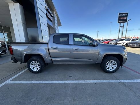Used 2022 Chevrolet Colorado LT w/ LT Convenience Package image 4