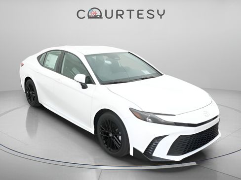 Certified 2026 Toyota Camry SE FWD image 16