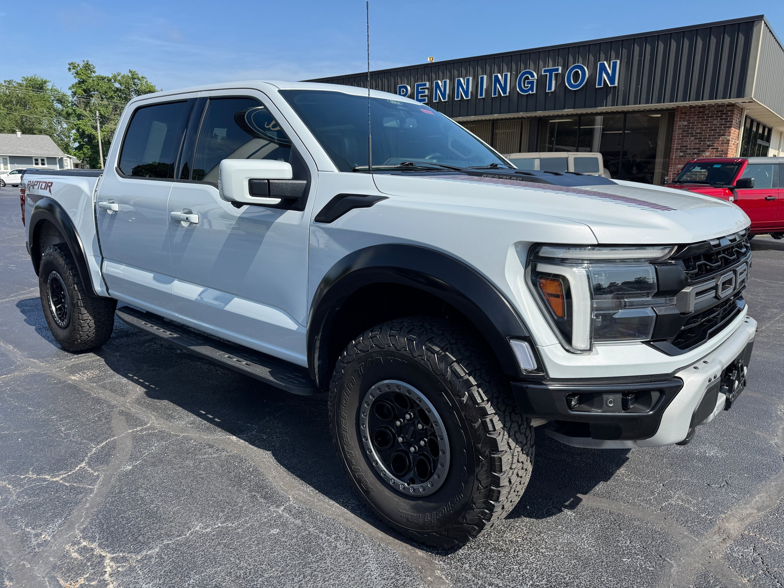 Used 2025 Ford F150 Raptor AWD/4WD image 9