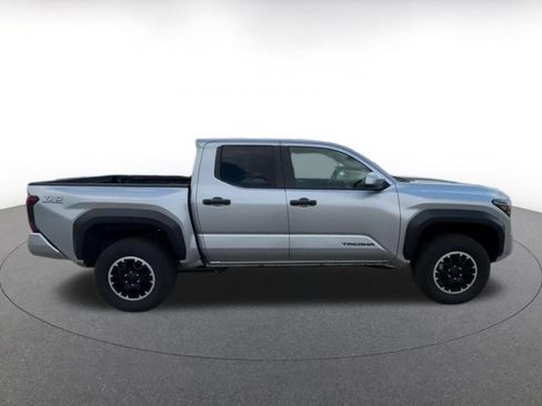 Used 2025 Toyota Tacoma TRD Off-Road AWD/4WD image 13