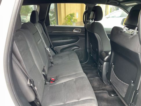 Used 2017 Jeep Grand Cherokee Laredo w/ Quick Order Package 23E image 17