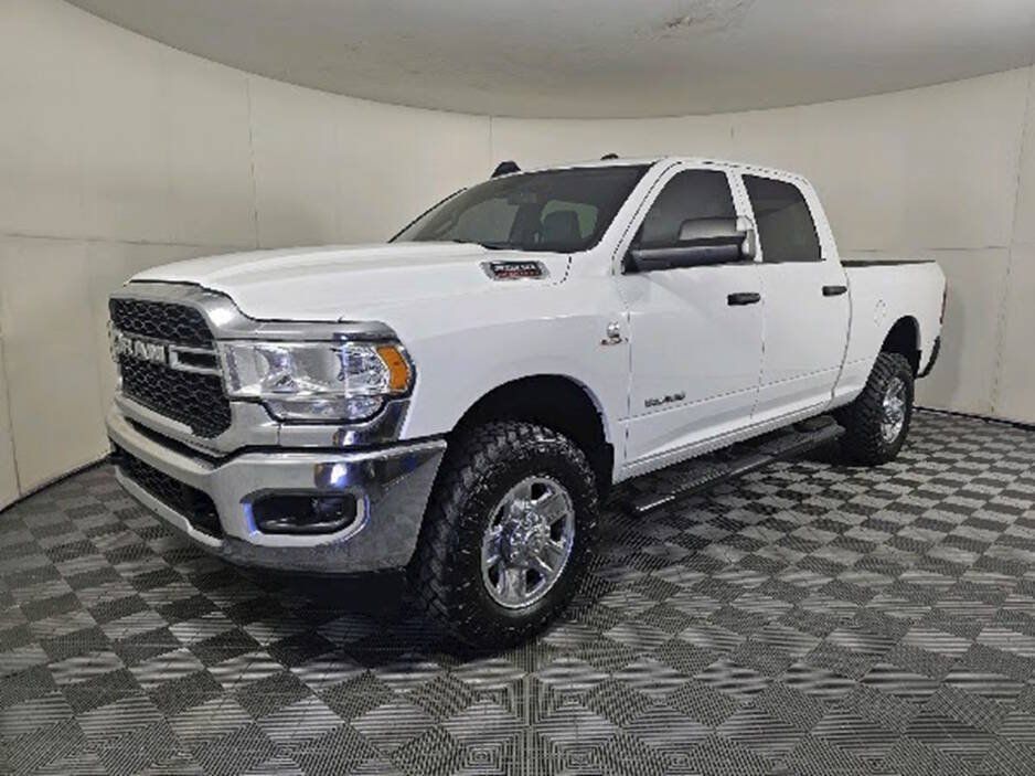 Used 2022 RAM 2500 Tradesman w/ Chrome Appearance Group AWD/4WD image 5
