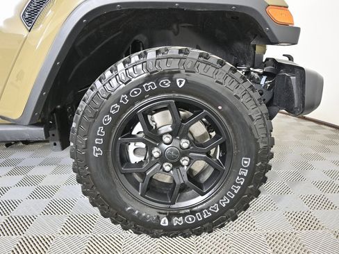 New 2025 Jeep Gladiator Willys image 12