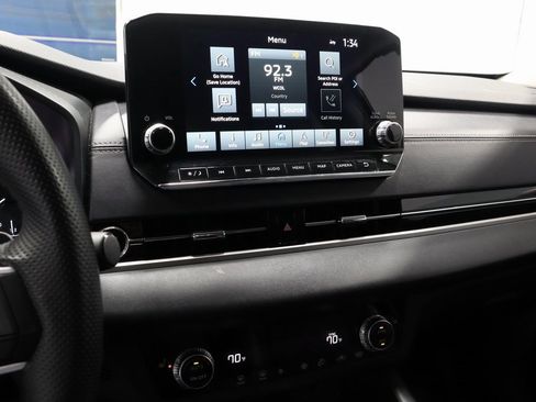 Used 2024 Mitsubishi Outlander SE image 32