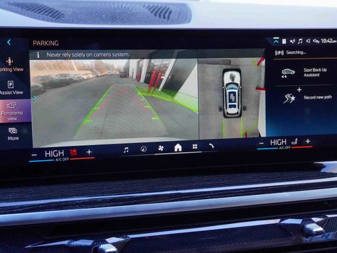 Used 2025 BMW X7 xDrive40i w/ M Sport Package image 26