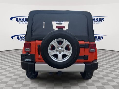 Used 2015 Jeep Wrangler Sahara w/ Dual Top Group AWD/4WD image 5