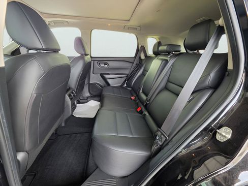 Used 2024 Nissan Rogue SV w/ SV Premium Package FWD image 26