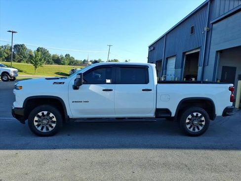 Used 2024 Chevrolet Silverado 2500 Custom w/ Custom Value Package AWD/4WD image 12