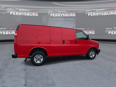 Used 2017 GMC Savana 2500 RWD image 8