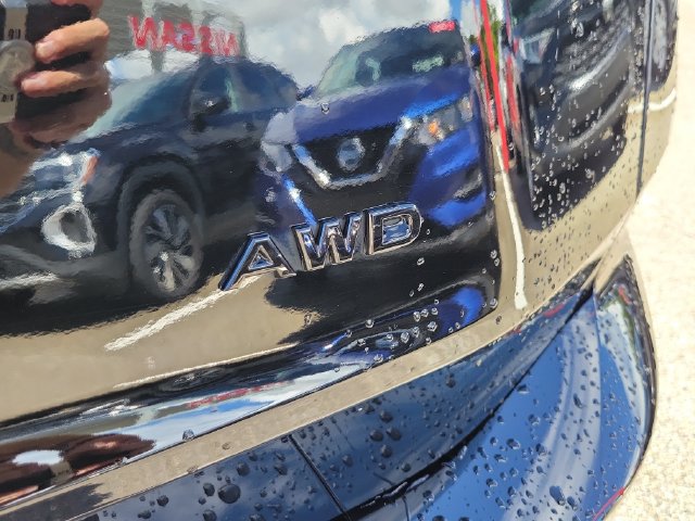 Certified 2026 Nissan Rogue Dark Armor AWD/4WD image 9