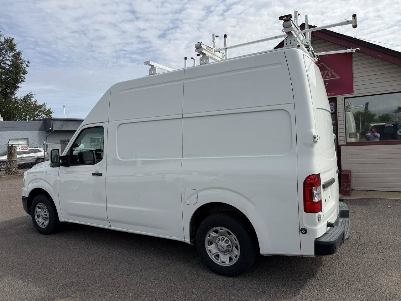 Used 2020 Nissan NV 2500 SV RWD image 3