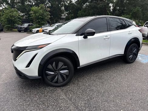 Used 2023 Nissan Ariya AWD image 3