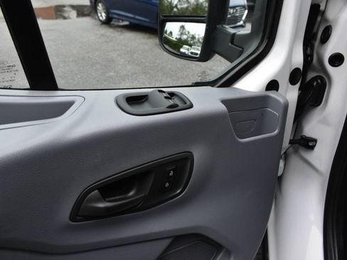 Used 2019 Ford Transit 250 130 Low Roof RWD image 16