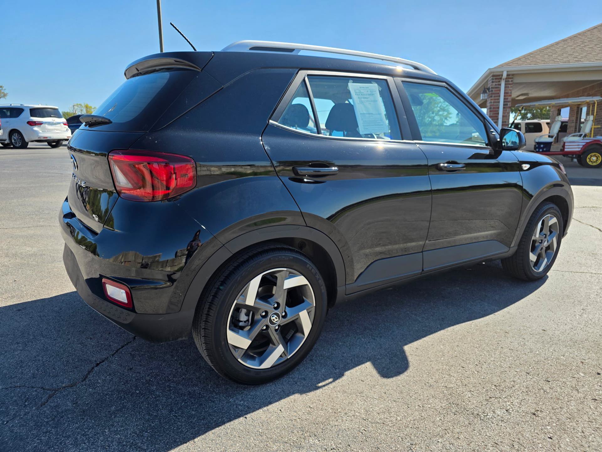 Used 2026 Hyundai Venue SEL FWD image 4