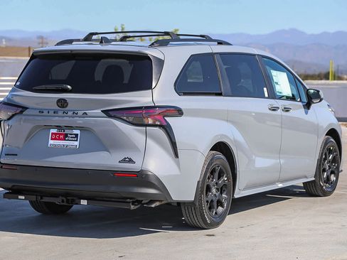 New 2026 Toyota Sienna XLE Woodland Edition image 5