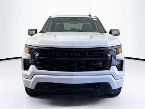Used 2025 Chevrolet Silverado 1500 Custom RWD image 2