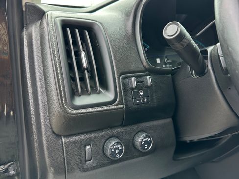 Used 2022 GMC Canyon Denali AWD/4WD image 10