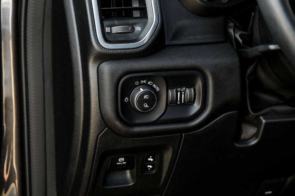 Used 2023 RAM 1500 Laramie AWD/4WD image 39