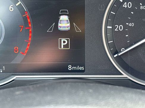 Used 2025 Nissan Versa SV w/ Trunk Package image 31