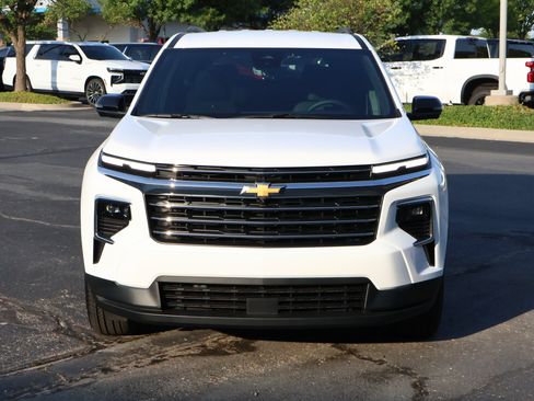 New 2026 Chevrolet Traverse LT w/ Driver Confidence Package AWD/4WD image 26