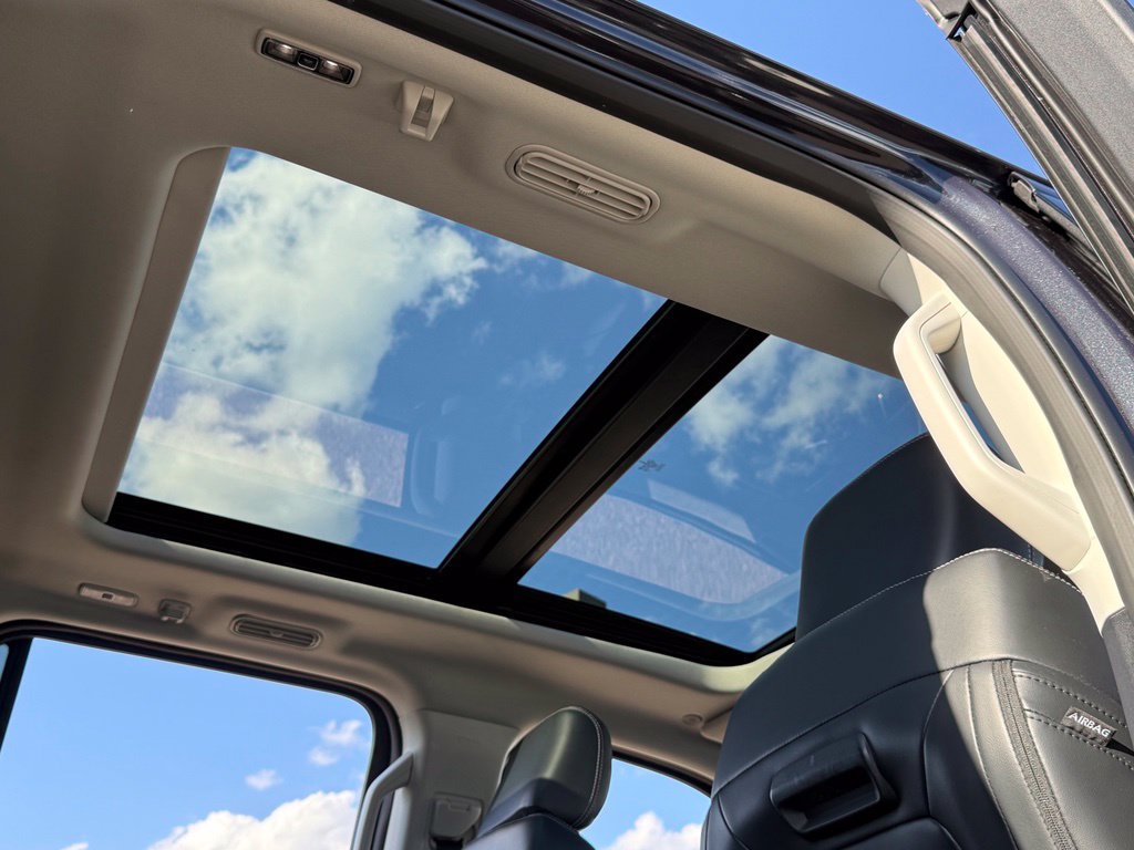 Certified 2025 Ford Expedition Platinum AWD/4WD image 7