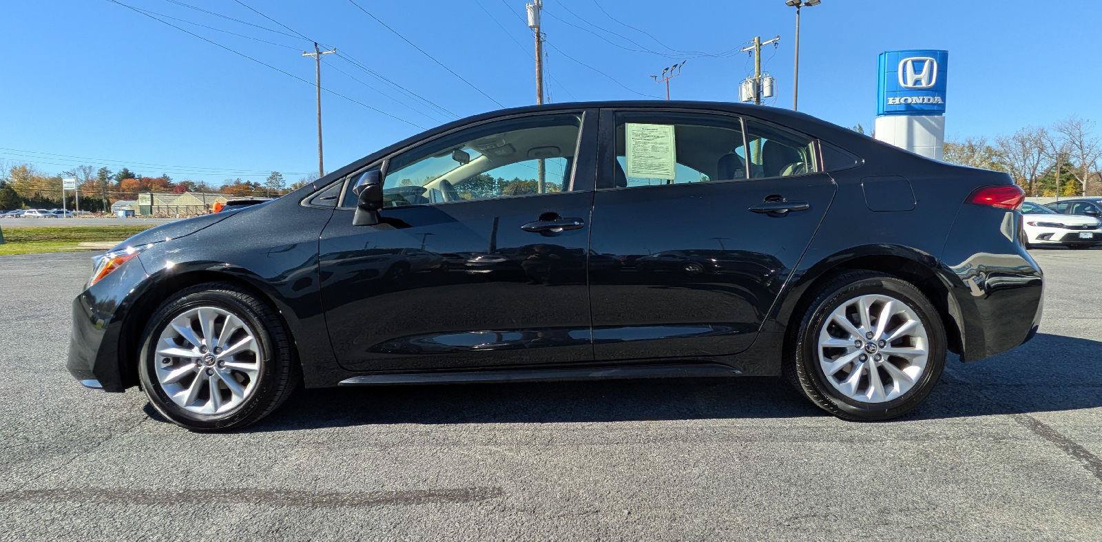 Used 2021 Toyota Corolla LE w/ LE Convenience Package FWD image 6
